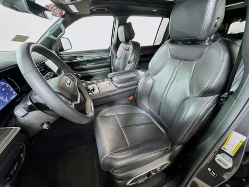 Used 2022 Jeep Wagoneer Series II w/ Premium Group I AWD/4WD image 16