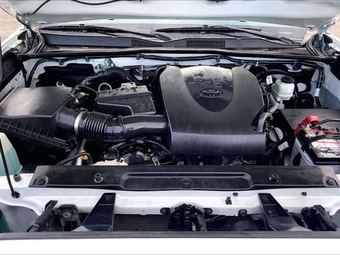 Used 2021 Toyota Tacoma SR AWD/4WD image 31