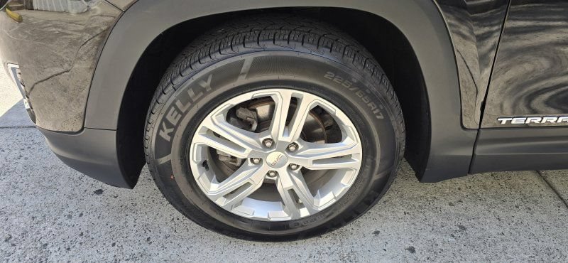 Used 2019 GMC Terrain SLE w/ Driver Convenience Package AWD/4WD image 9
