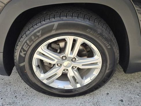 Used 2019 GMC Terrain SLE w/ Driver Convenience Package AWD/4WD image 9
