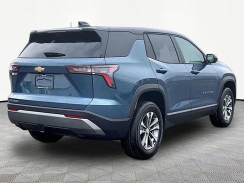 New 2026 Chevrolet Equinox LT w/ Safety and Technology Package FWD image 6