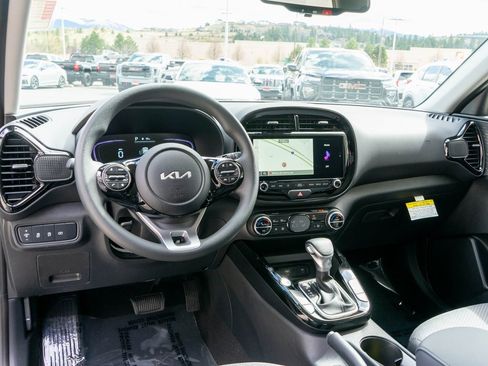 Used 2025 Kia Soul S image 15