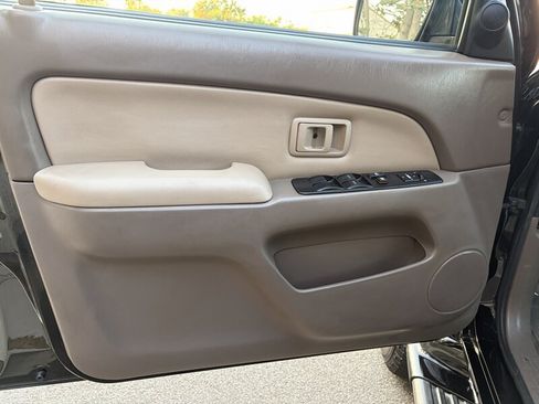 Used 2002 Toyota 4Runner SR5 w/ Leather Trim Pkg AWD/4WD image 15