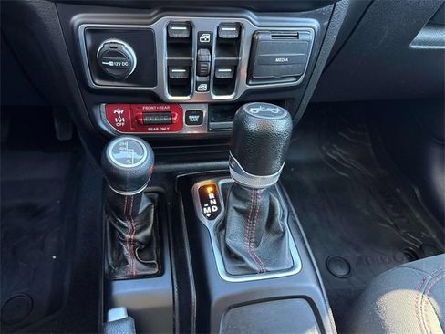 Used 2019 Jeep Wrangler Unlimited Rubicon w/ Steel Bumper Group image 25