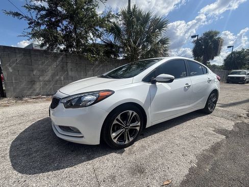 Used 2015 Kia Forte EX w/ Premium Package FWD image 3