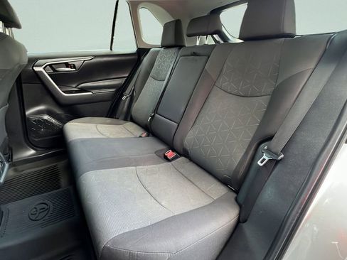Certified 2021 Toyota RAV4 XLE w/ Convenience Package FWD image 13