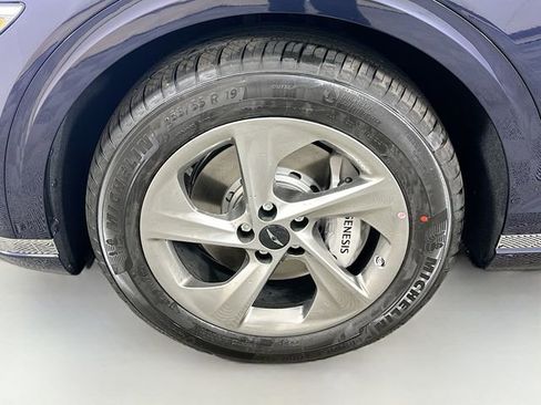 New 2026 Genesis GV70 2.5T Advanced w/ G1 Accessory Package AWD/4WD image 23