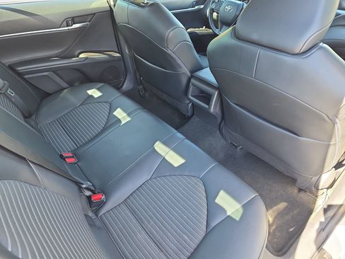 Used 2023 Toyota Camry SE image 11