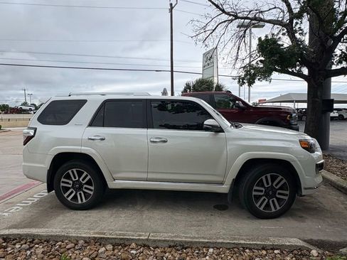 Used 2022 Toyota 4Runner Limited AWD/4WD image 4