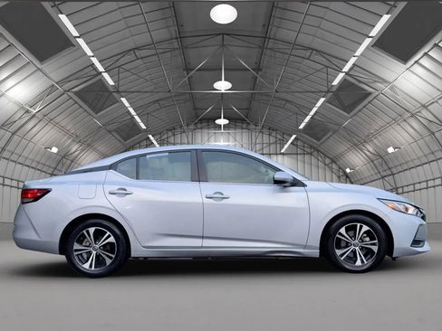 Used 2022 Nissan Sentra SV FWD image 8
