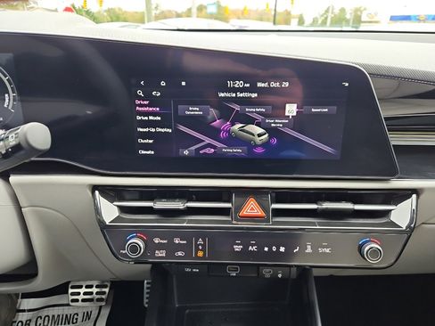 Used 2024 Kia Niro Wave image 15