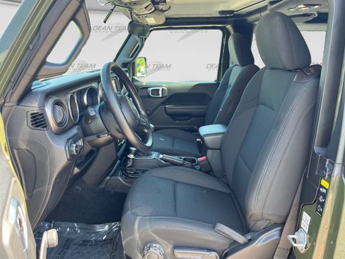 Used 2021 Jeep Wrangler Sport AWD/4WD image 9