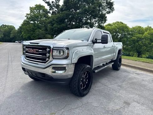 Used 2018 GMC Sierra 1500 SLT w/ SLT Premium Package AWD/4WD image 3
