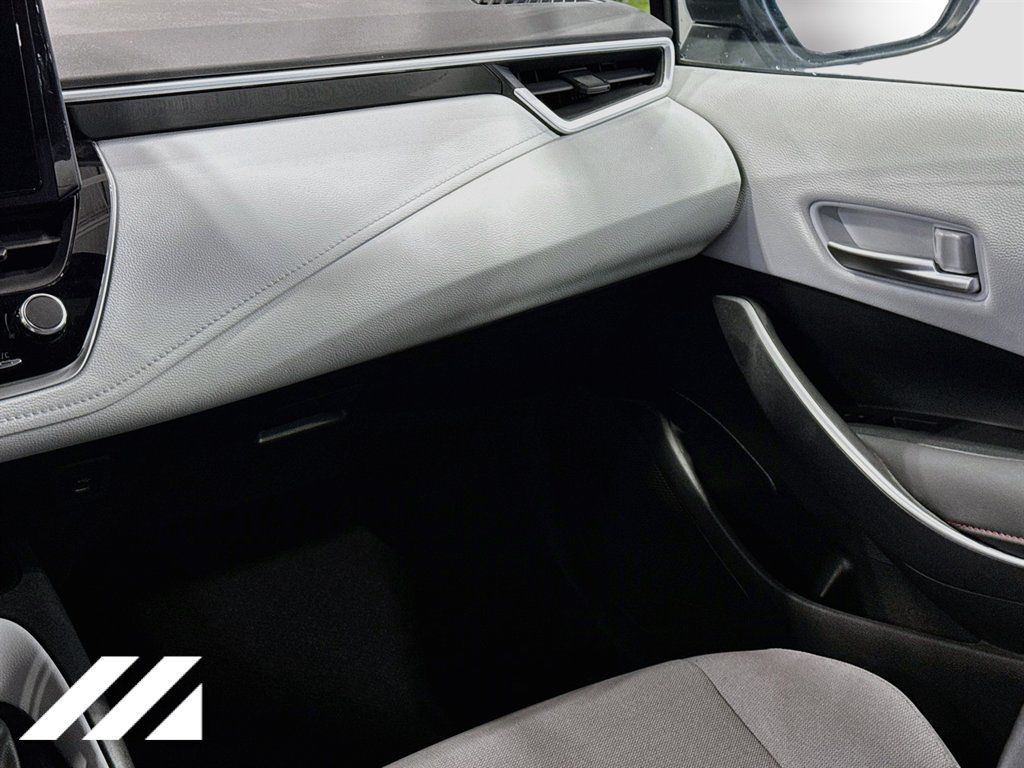 Used 2023 Toyota Corolla SE w/ Carpet Mat Package (TMS) FWD image 23
