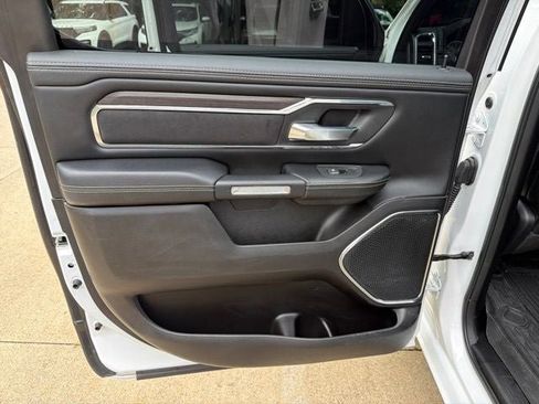 Used 2025 RAM 1500 Laramie w/ Sport Appearance Package AWD/4WD image 18