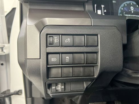 Used 2024 Toyota Tacoma SR5 image 17