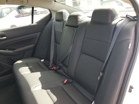 New 2025 Nissan Altima 2.5 SR image 17