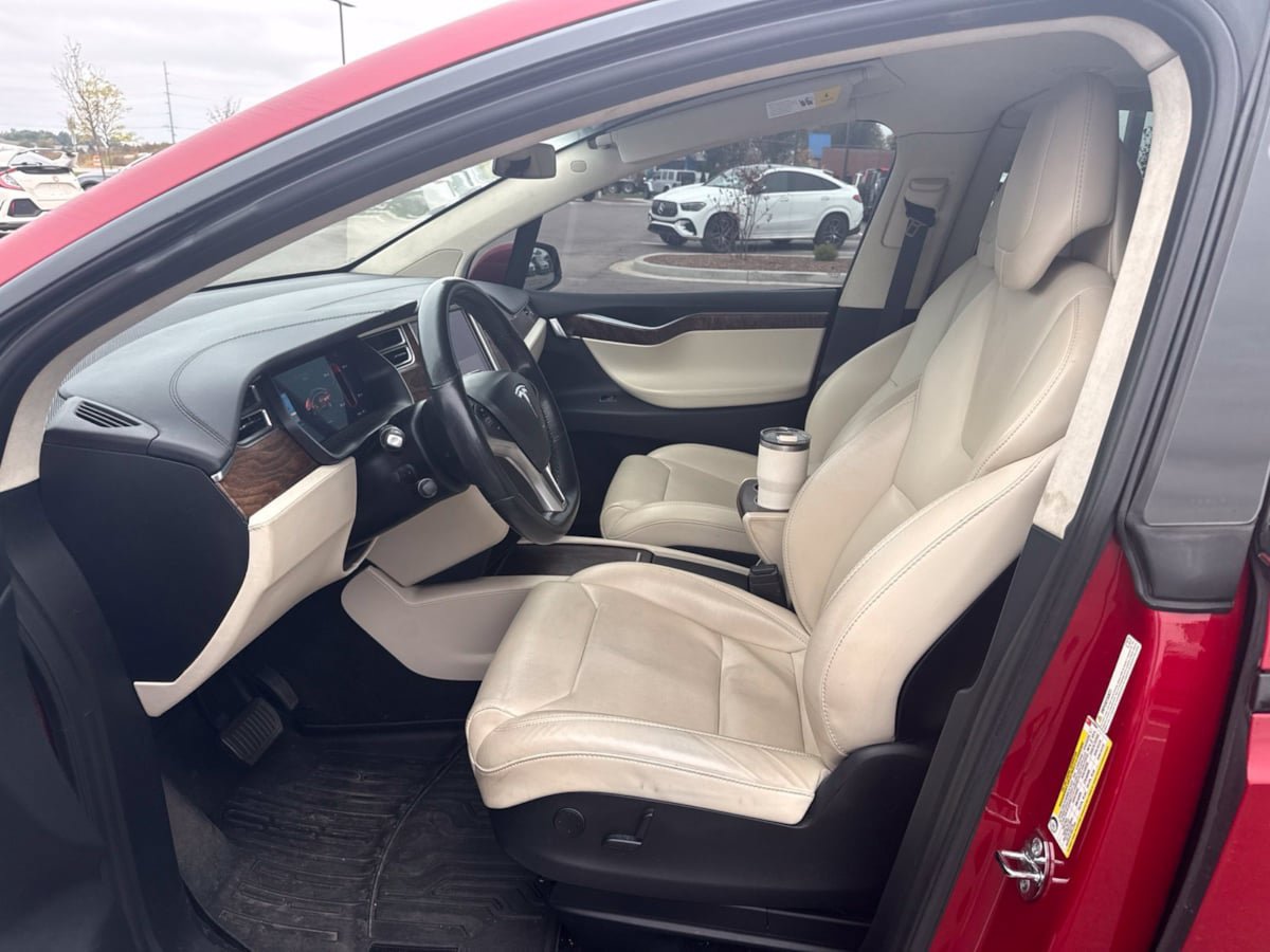 Used 2017 Tesla Model X 75D AWD/4WD image 6