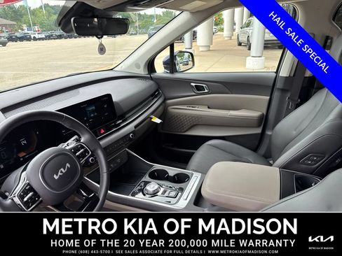 Used 2026 Kia Carnival EX FWD image 14