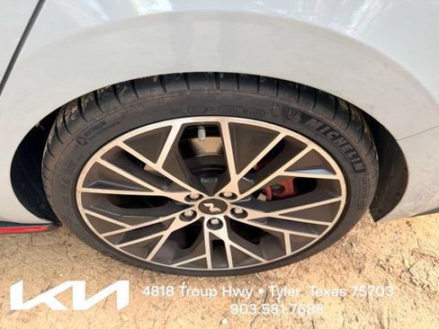 Used 2022 Hyundai Elantra N w/ Preferred Accessory Package FWD image 8