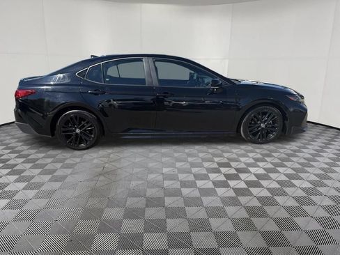 Used 2025 Toyota Camry SE FWD image 8