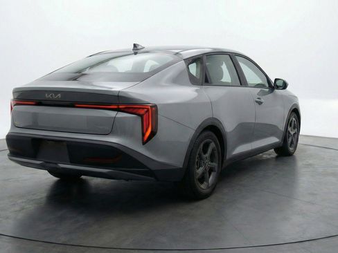 Used 2025 Kia K4 LXS image 9