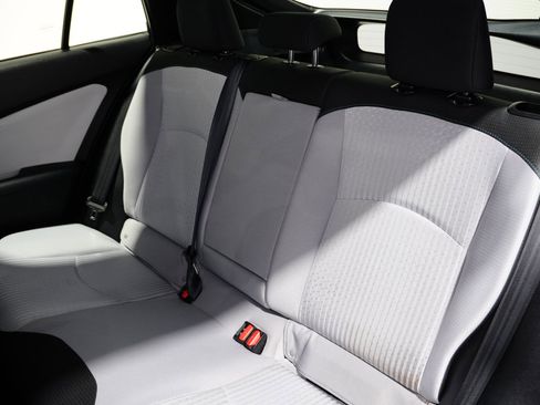 Used 2017 Toyota Prius Four image 17