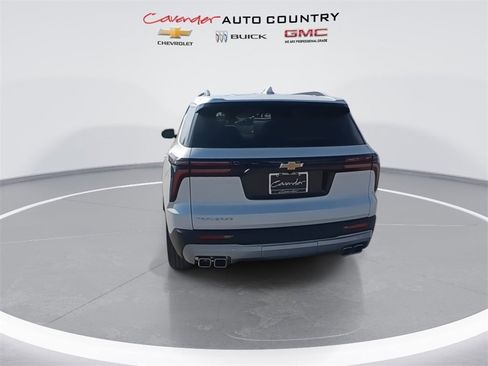 New 2025 Chevrolet Traverse LT w/ Enhanced Driving Package image 7