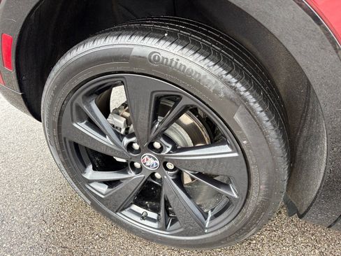 Used 2022 Buick Envision Essence w/ Sport Touring Package image 2