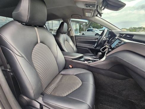 Used 2020 Toyota Camry SE FWD image 10