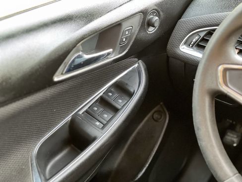 Used 2017 Chevrolet Cruze LS image 7