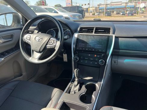 Used 2017 Toyota Camry LE image 14
