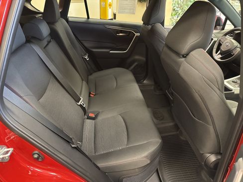 Used 2024 Toyota RAV4 SE w/ Weather & Moonroof Package image 21