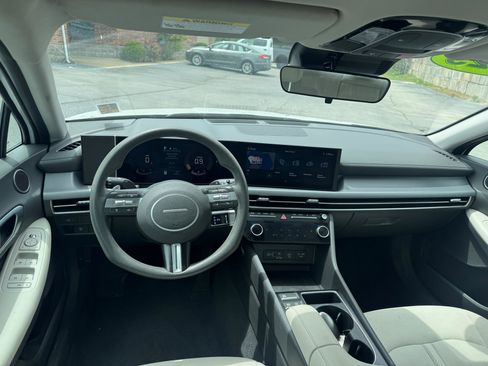 Used 2025 Hyundai Sonata SEL FWD image 13
