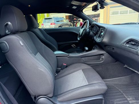 Used 2023 Dodge Challenger SXT RWD image 41