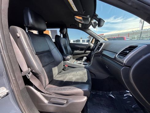 Used 2018 Jeep Grand Cherokee Altitude AWD/4WD image 24