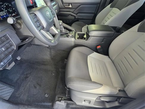 Used 2024 Toyota Tacoma TRD Off-Road image 6