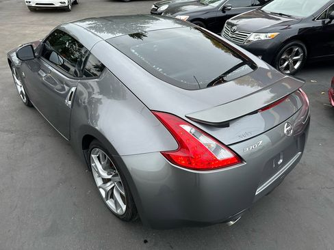 Used 2015 Nissan 370Z Coupe image 5