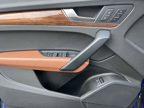 Used 2022 Audi Q5 e Premium image 14