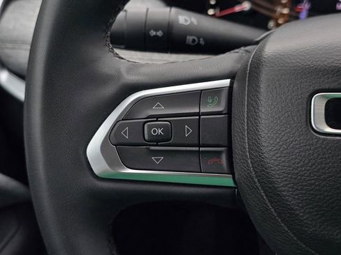 Used 2023 Jeep Compass Latitude AWD/4WD image 18