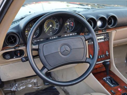 Used 1988 Mercedes-Benz 560 SL image 24