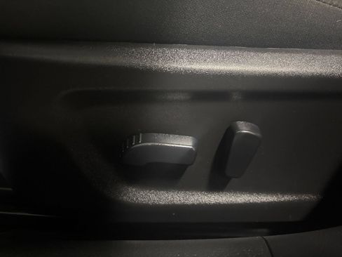 Used 2025 Nissan Altima 2.5 SV FWD image 18