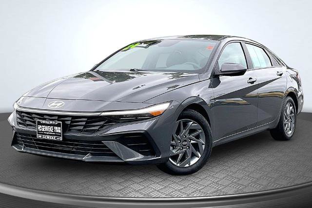 Used 2024 Hyundai Elantra SEL FWD image 1