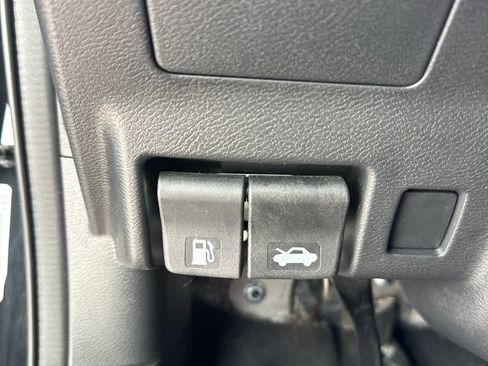 Used 2018 Nissan Murano SL w/ Midnight Edition Package image 17