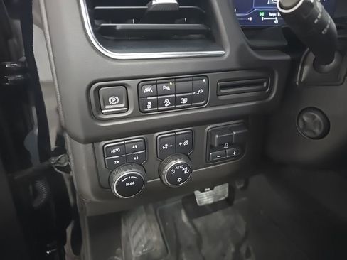 Used 2022 Chevrolet Tahoe Z71 w/ Luxury Package image 13