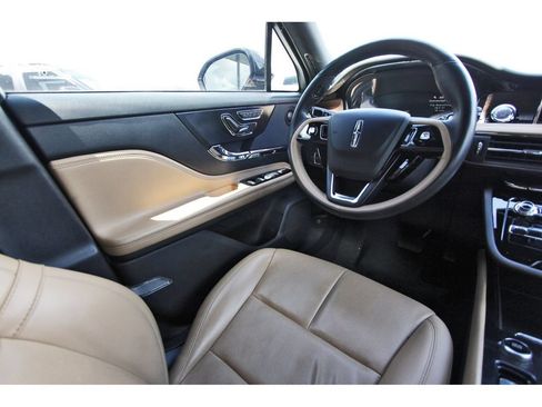 Used 2022 Lincoln Corsair Reserve w/ Luxury Package FWD image 9