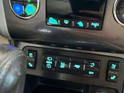 Used 2012 Chevrolet Traverse LTZ image 31