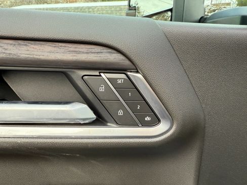 New 2026 GMC Sierra 2500 SLT w/ SLT Convenience Package image 25