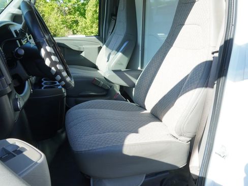 Used 2020 GMC Savana 3500 w/ Power Convenience Package RWD image 3