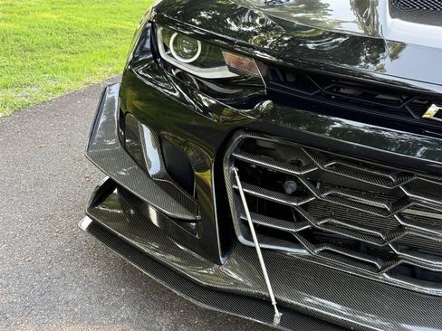 Used 2018 Chevrolet Camaro ZL1 RWD image 11
